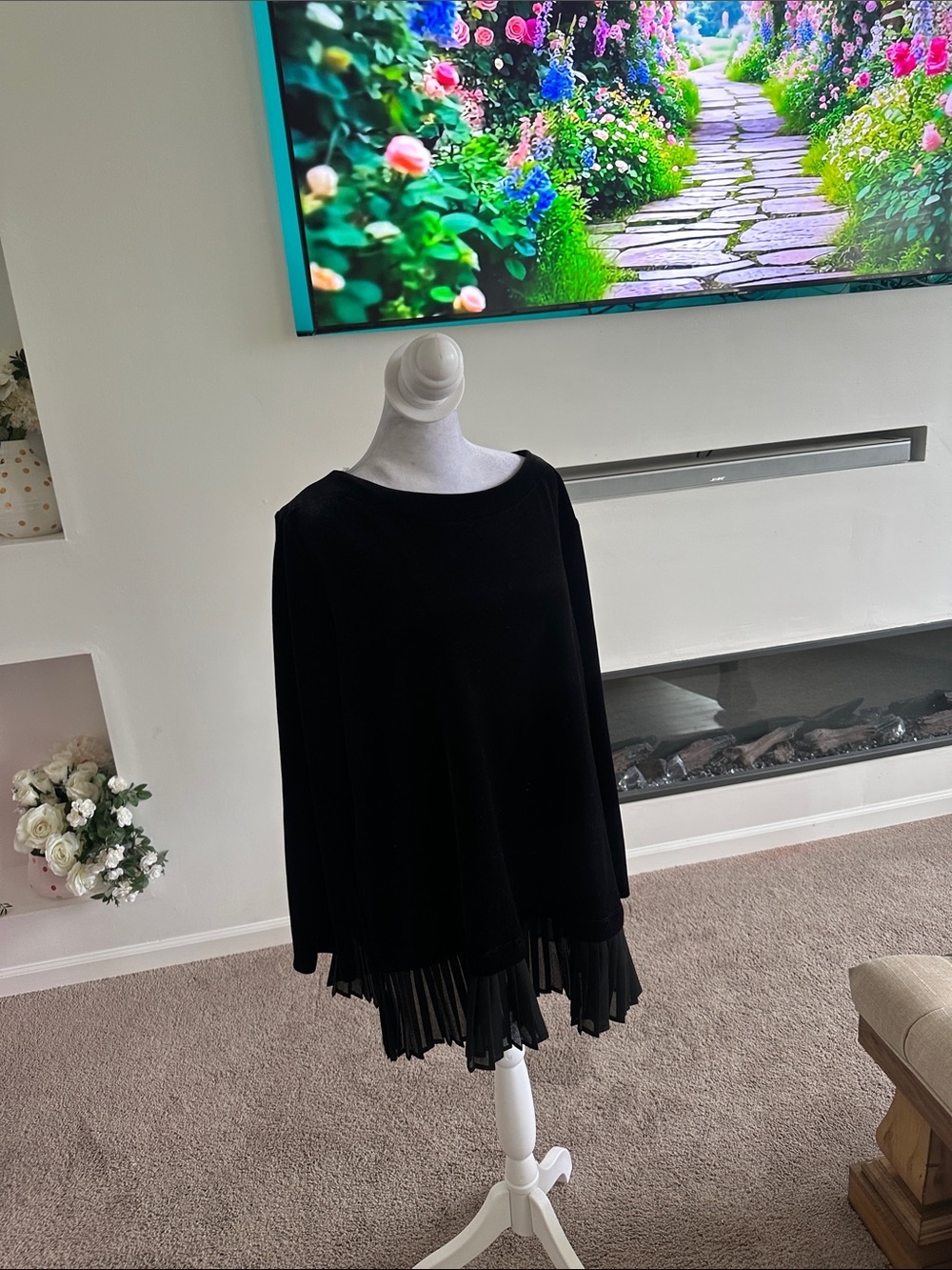 Chico's Black Long-Sleeve Pleated-Hem Blouse